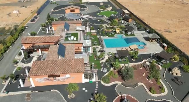 9 soveværelse Finca/Landehus til salg i Puerto del Rosario med swimmingpool garage - € 1.490.000 (Ref: 9436281)