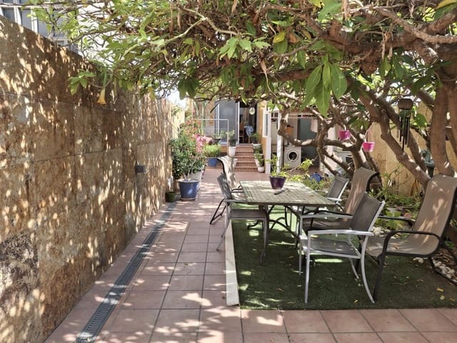 5 sovrum Radhus till salu i Mataró med pool - 1 300 000 € (Ref: 9841234)