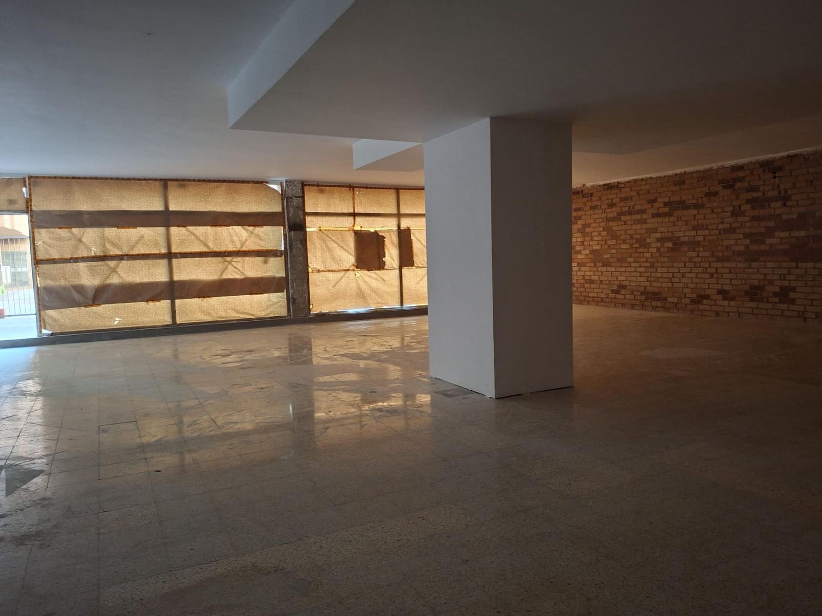 Kommersiell til salgs i Mataro - € 280 000 (Ref: 9841235)