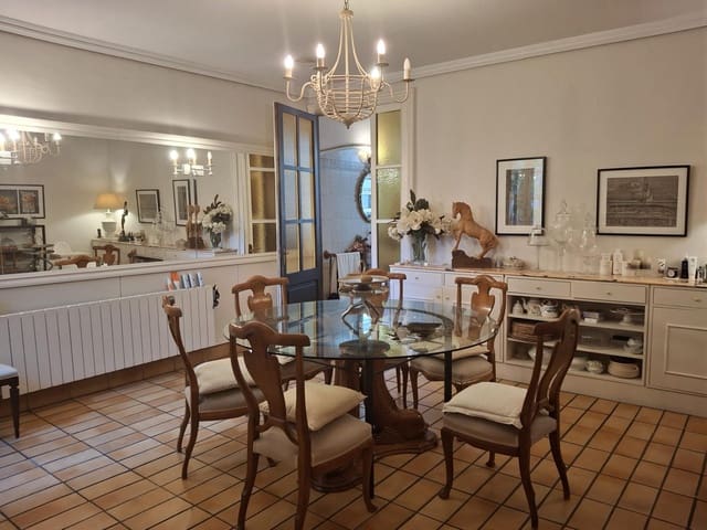 Pareado de 3 habitaciones en Mataró en venta - 1.100.000 € (Ref: 9841237)