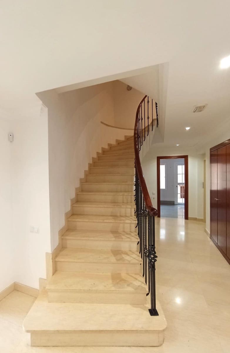 5 sypialnia Willa na sprzedaż w Vilassar de Dalt z basenem garażem - 930 000 € (Ref: 9841239)