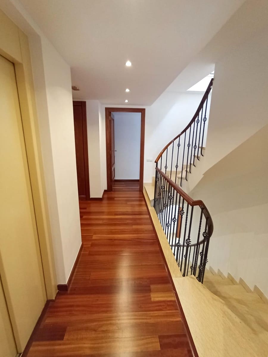 5 sypialnia Willa na sprzedaż w Vilassar de Dalt z basenem garażem - 930 000 € (Ref: 9841239)