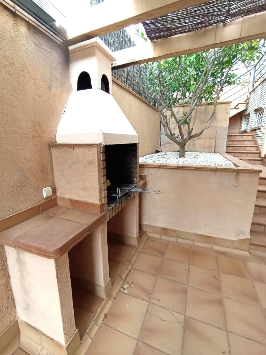 5 sypialnia Willa na sprzedaż w Vilassar de Dalt z basenem garażem - 930 000 € (Ref: 9841239)
