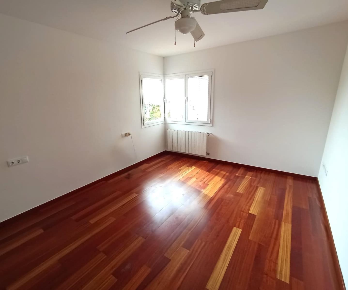 5 sypialnia Willa na sprzedaż w Vilassar de Dalt z basenem garażem - 930 000 € (Ref: 9841239)