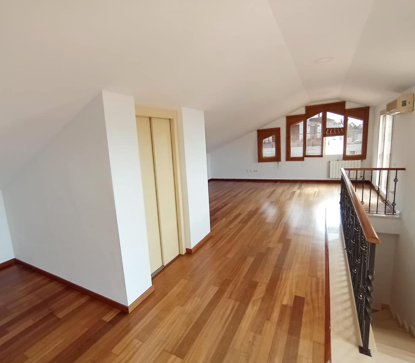 5 sypialnia Willa na sprzedaż w Vilassar de Dalt z basenem garażem - 930 000 € (Ref: 9841239)