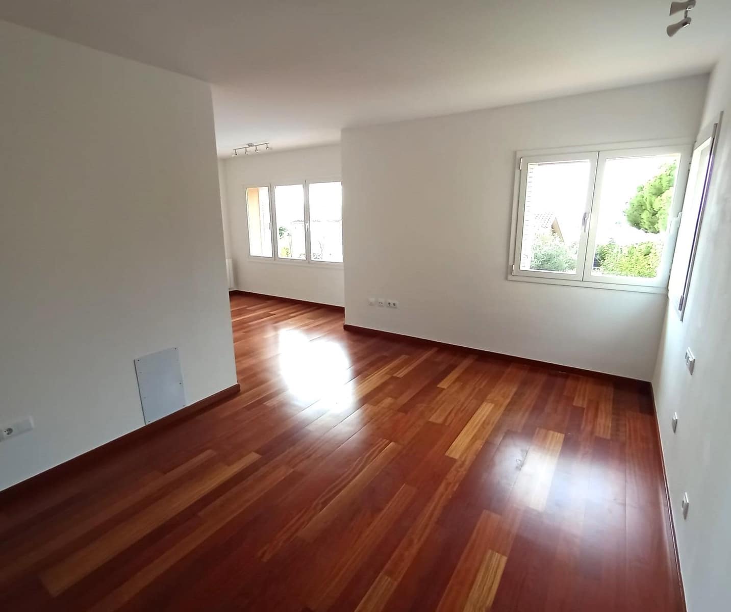 5 sypialnia Willa na sprzedaż w Vilassar de Dalt z basenem garażem - 930 000 € (Ref: 9841239)