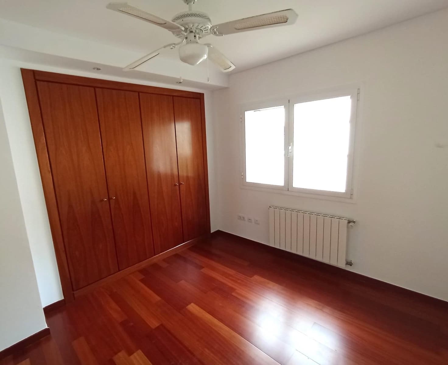 5 sypialnia Willa na sprzedaż w Vilassar de Dalt z basenem garażem - 930 000 € (Ref: 9841239)