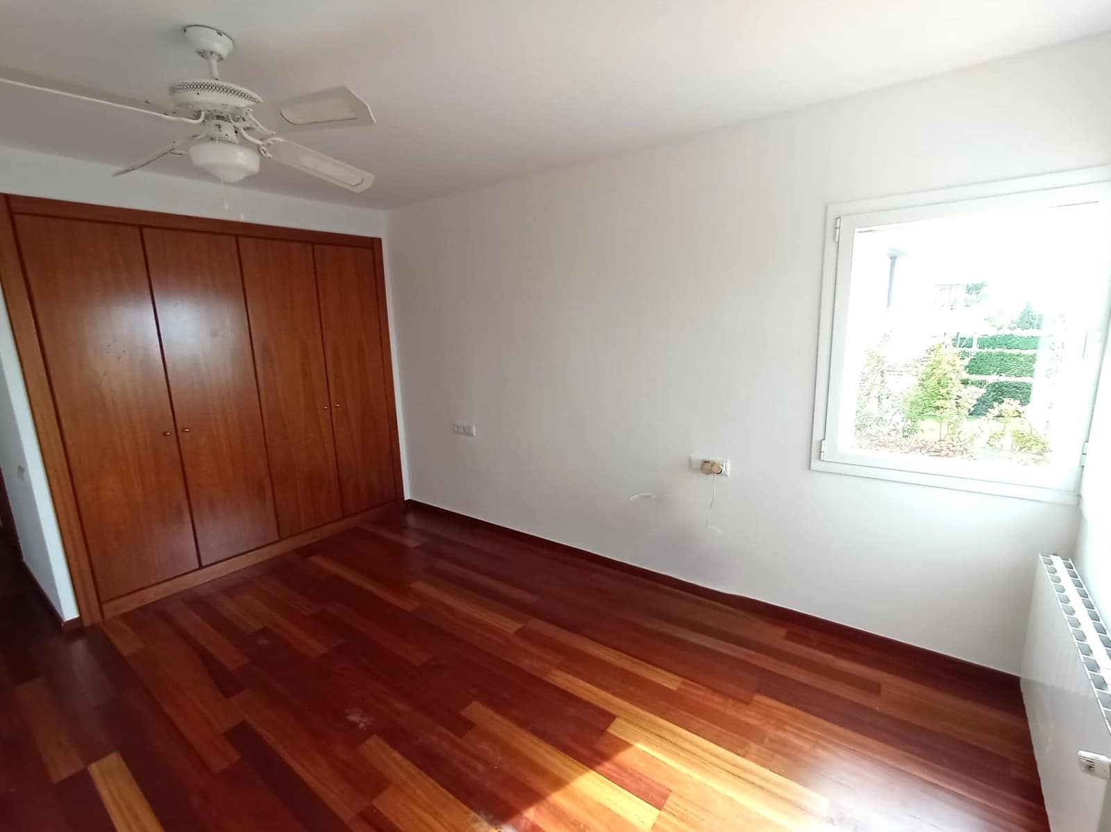 5 sypialnia Willa na sprzedaż w Vilassar de Dalt z basenem garażem - 930 000 € (Ref: 9841239)