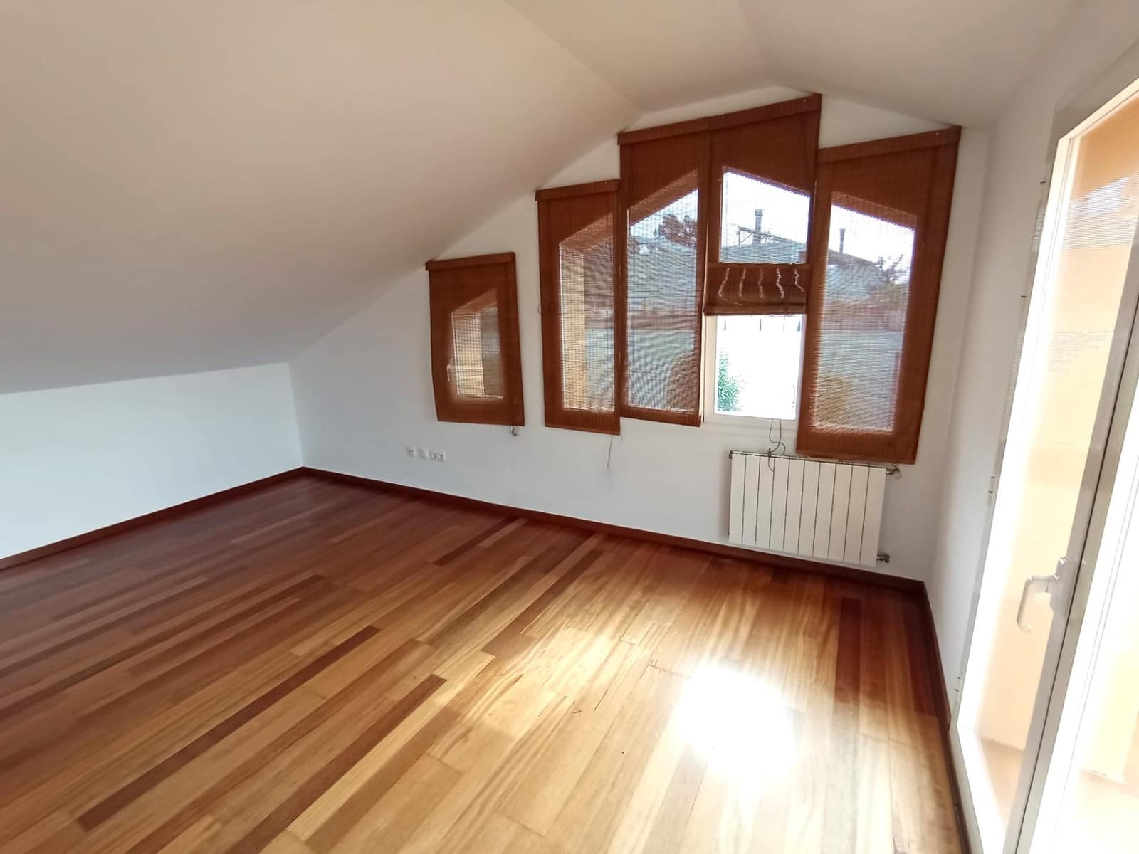 5 sypialnia Willa na sprzedaż w Vilassar de Dalt z basenem garażem - 930 000 € (Ref: 9841239)