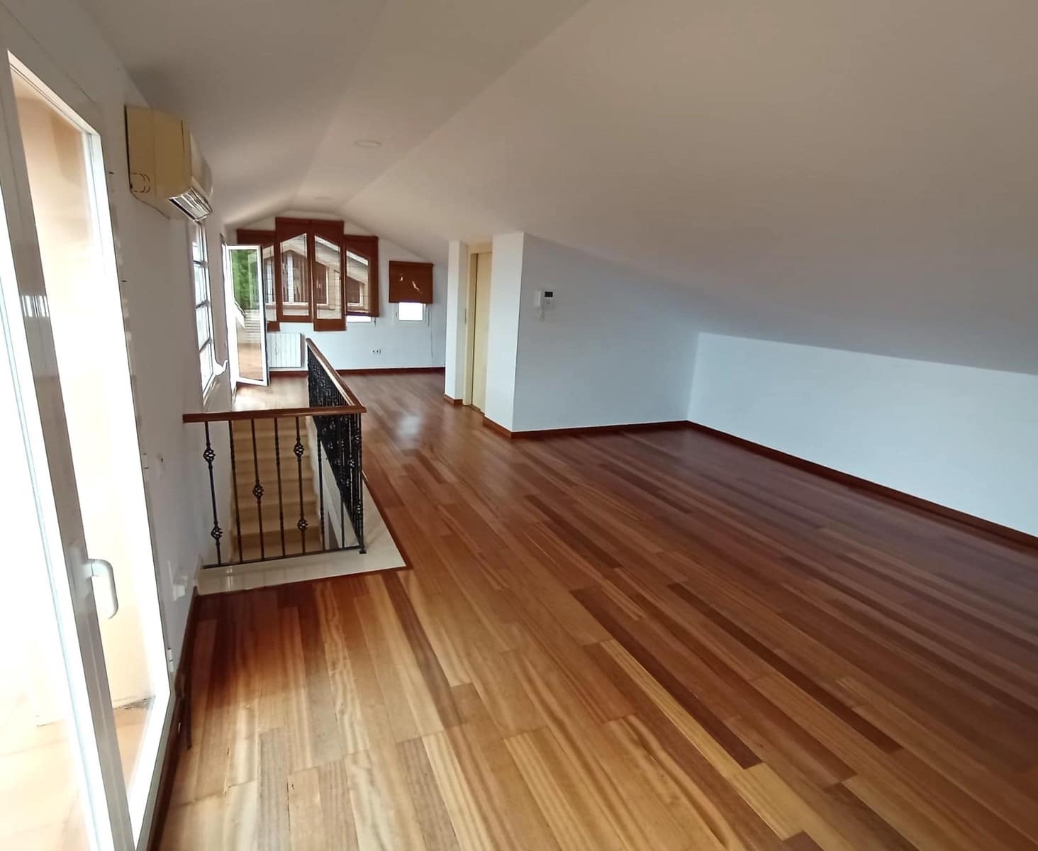 5 sypialnia Willa na sprzedaż w Vilassar de Dalt z basenem garażem - 930 000 € (Ref: 9841239)