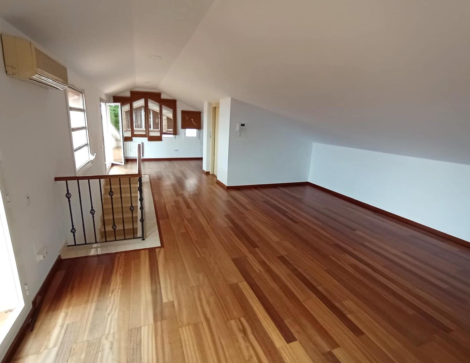 5 sypialnia Willa na sprzedaż w Vilassar de Dalt z basenem garażem - 930 000 € (Ref: 9841239)