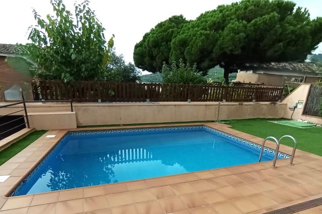 5 sypialnia Willa na sprzedaż w Vilassar de Dalt z basenem garażem - 930 000 € (Ref: 9841239)