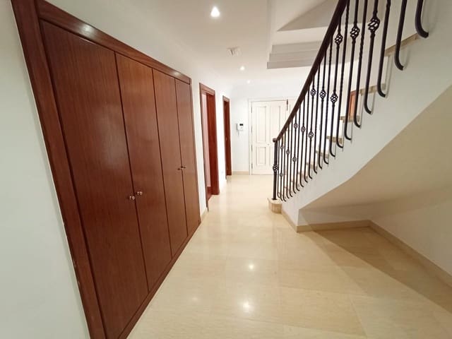 5 sypialnia Willa na sprzedaż w Vilassar de Dalt z basenem garażem - 930 000 € (Ref: 9841239)