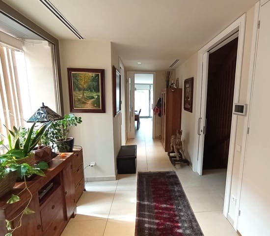 5 sypialnia Dom na sprzedaż w Mataró z basenem garażem - 990 000 € (Ref: 9841240)