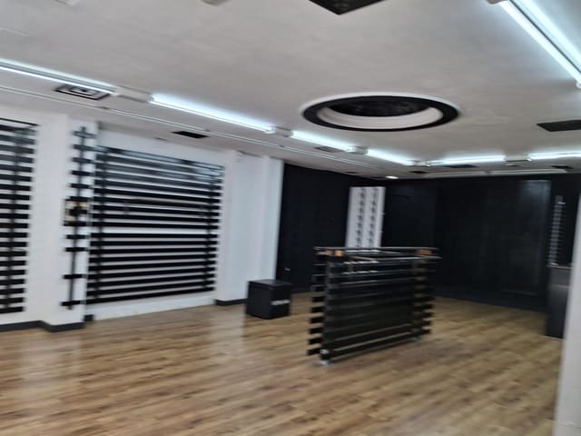 Commerciale da affittare in Mataró - 1.000 € (Rif: 9841247)