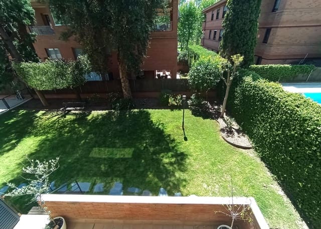 Piso de 4 habitaciones en Sant Cugat del Vallès en venta con piscina - 780.000 € (Ref: 9841250)