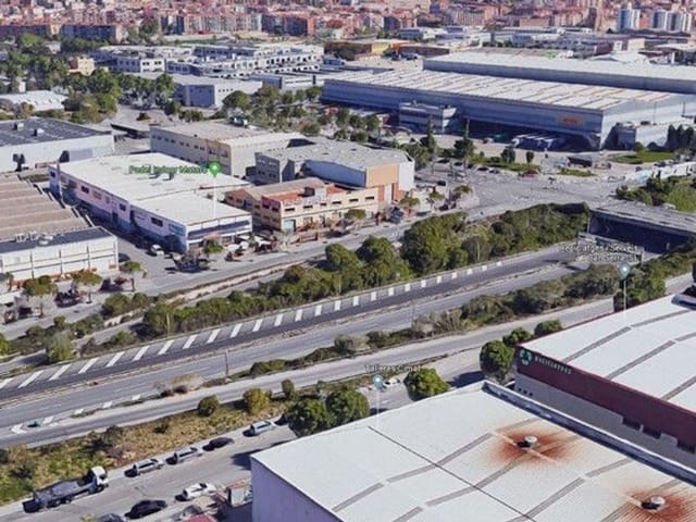 Działka budowlana na sprzedaż w Mataró - 607 000 € (Ref: 9867110)
