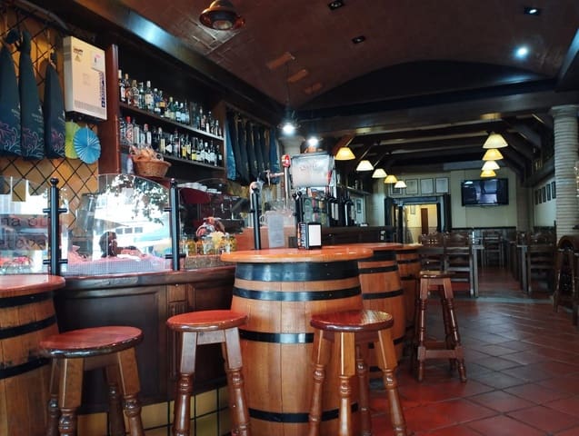 Commercial for rent in Mataró - € 5,500 (Ref: 9868716)