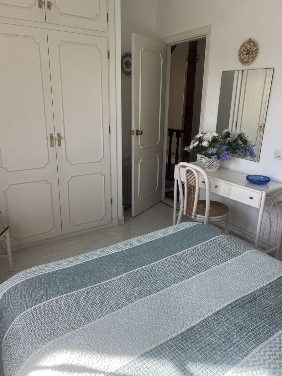 3 slaapkamer Huis te koop in Calahonda met garage - € 480.000 (Ref: 10004908)