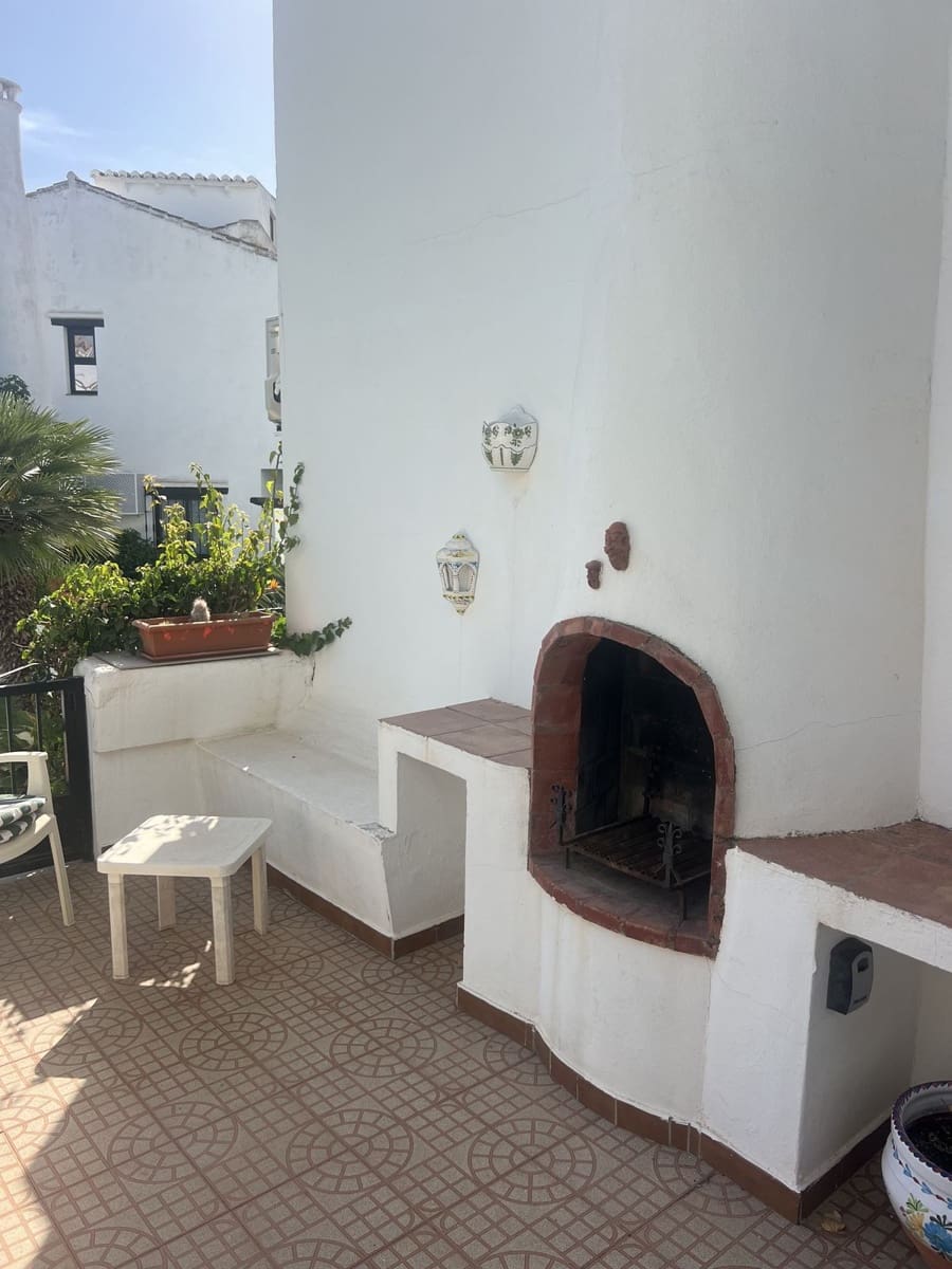 3 slaapkamer Huis te koop in Calahonda met garage - € 480.000 (Ref: 10004908)