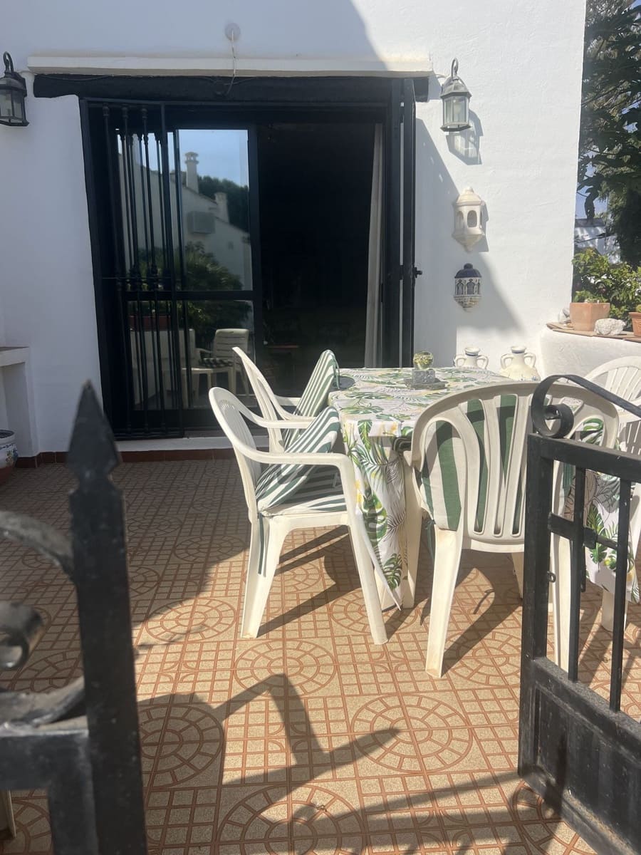 3 slaapkamer Huis te koop in Calahonda met garage - € 480.000 (Ref: 10004908)
