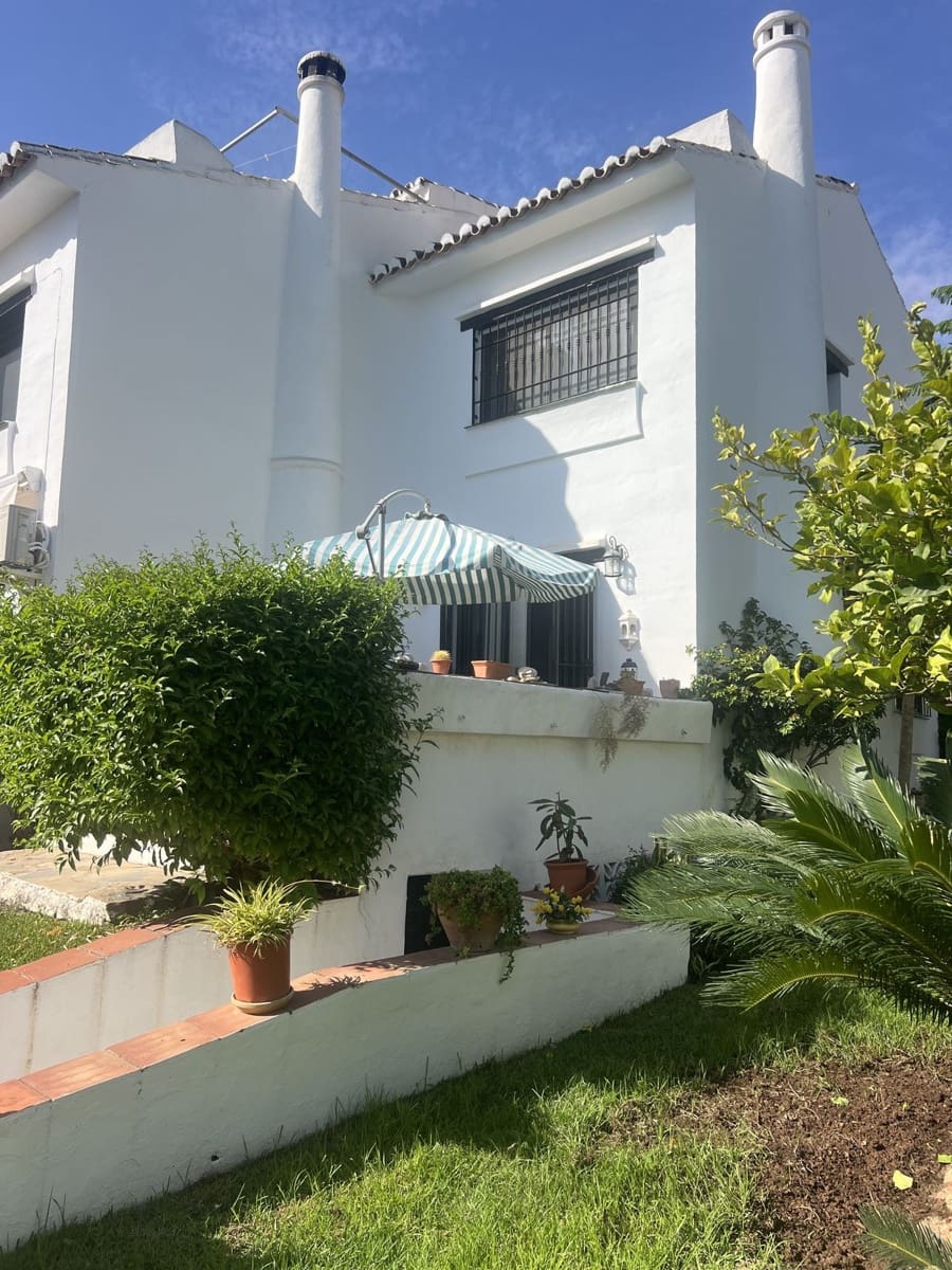 3 slaapkamer Huis te koop in Calahonda met garage - € 480.000 (Ref: 10004908)