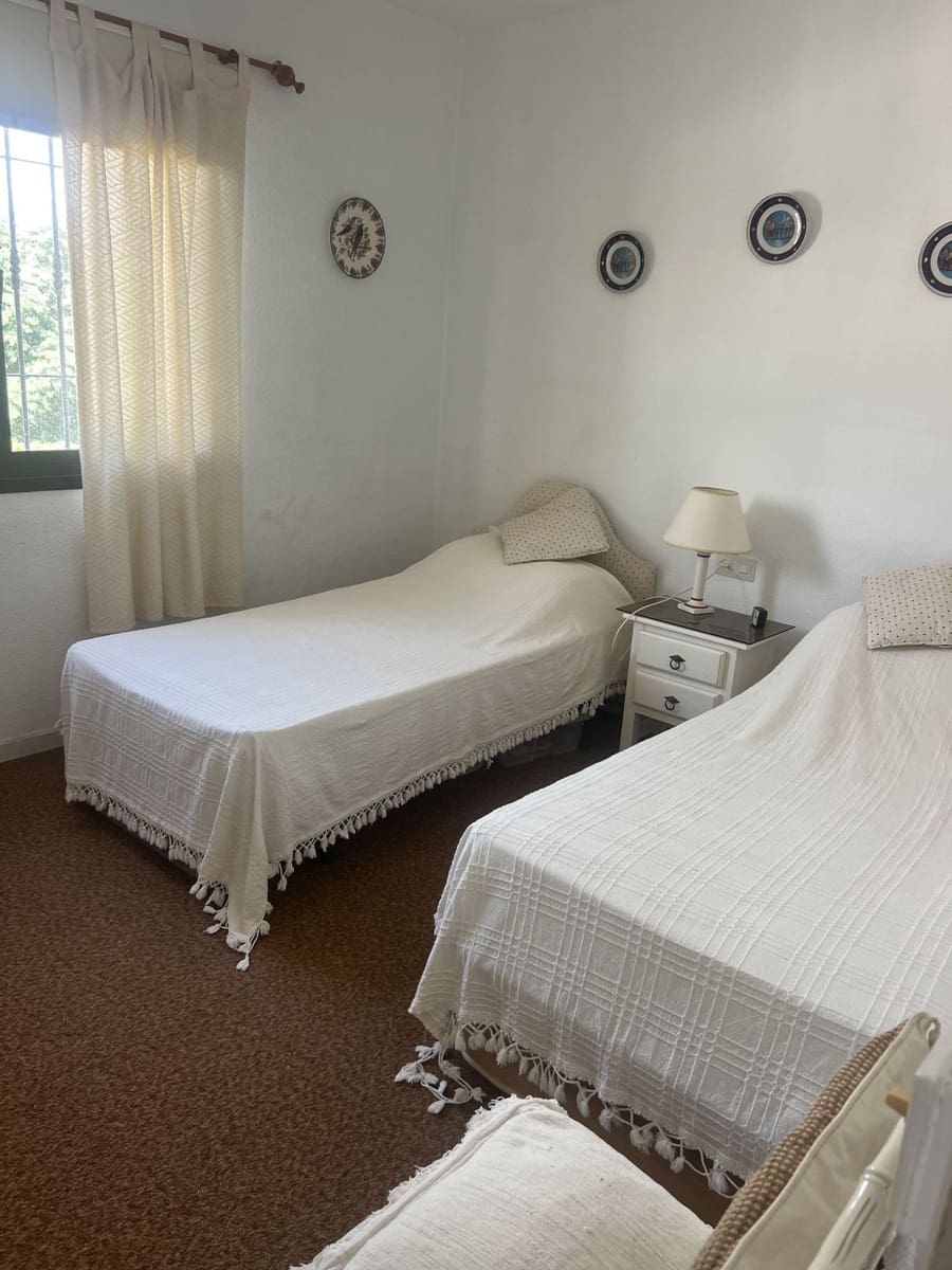 3 slaapkamer Huis te koop in Calahonda met garage - € 480.000 (Ref: 10004908)