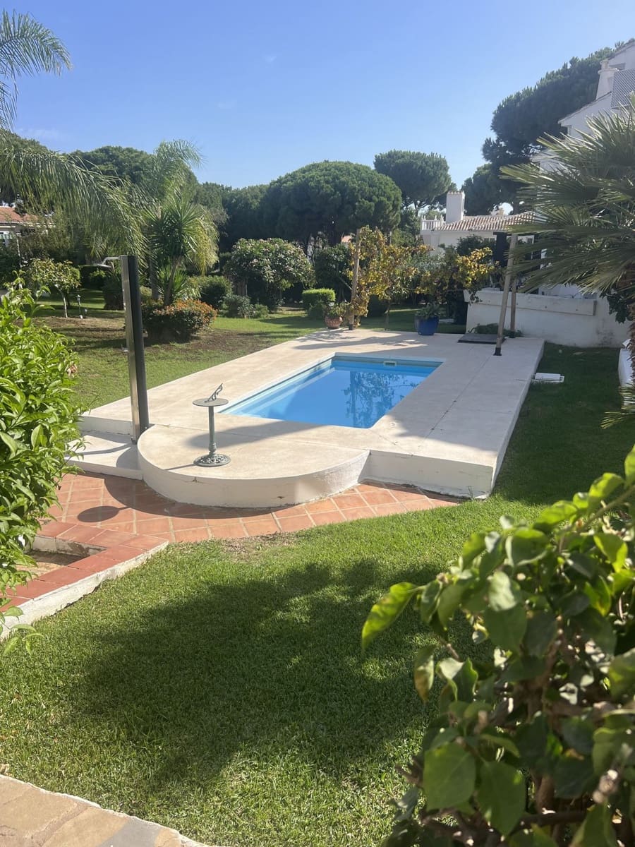 3 slaapkamer Huis te koop in Calahonda met garage - € 480.000 (Ref: 10004908)
