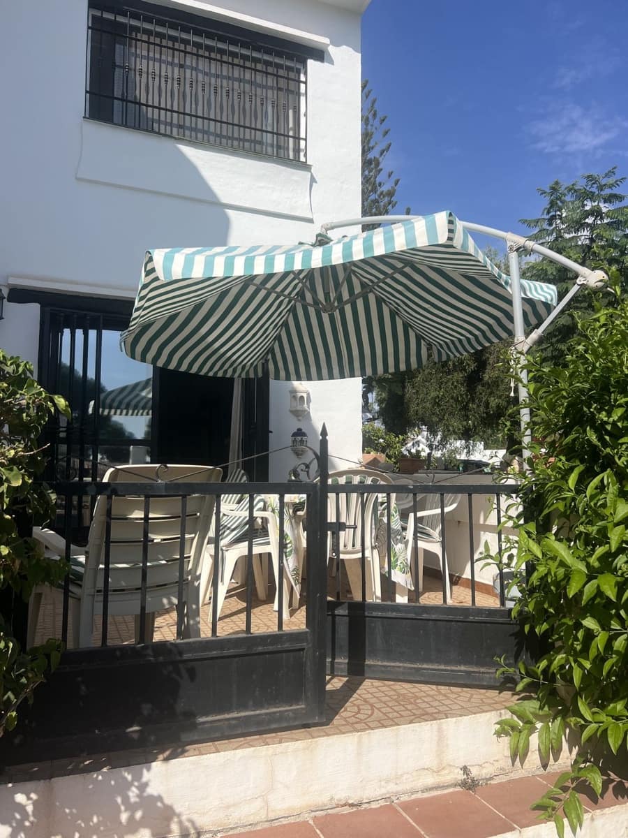 3 slaapkamer Huis te koop in Calahonda met garage - € 480.000 (Ref: 10004908)