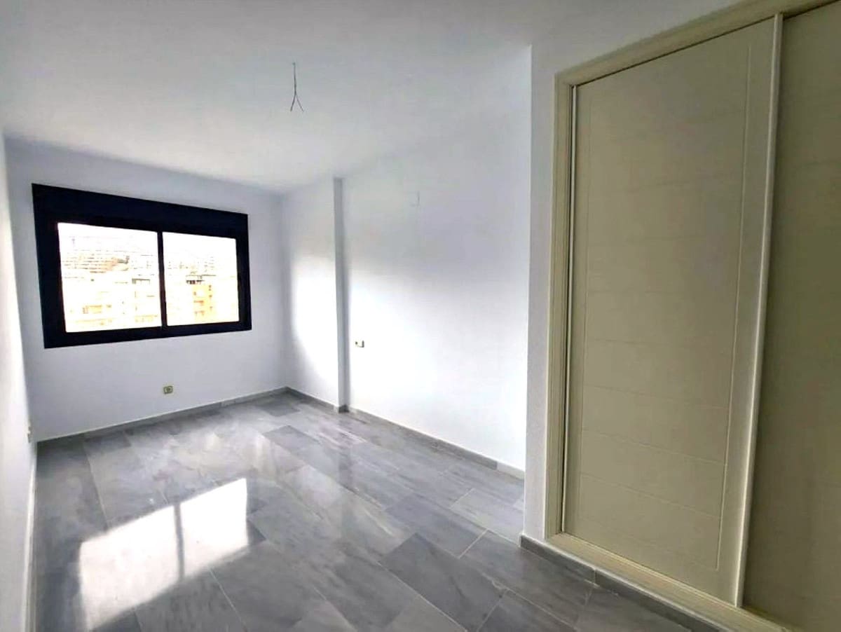 2 sovrum Takvåning till salu i Estepona med pool garage - 750 000 € (Ref: 10018135)