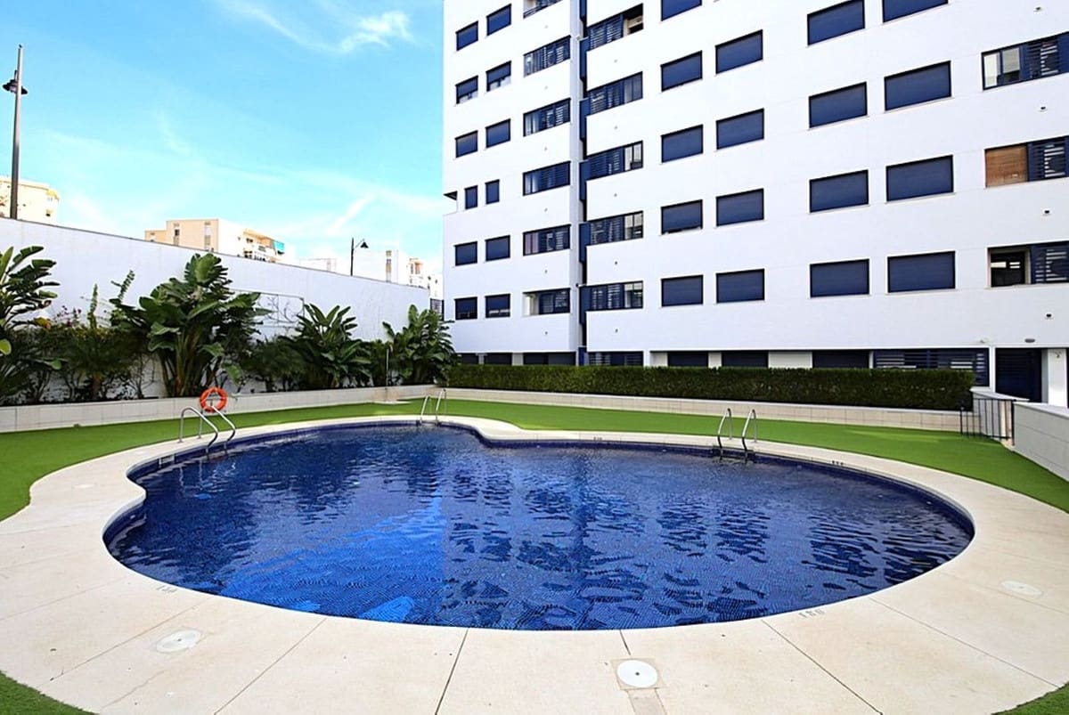 2 sovrum Takvåning till salu i Estepona med pool garage - 750 000 € (Ref: 10018135)