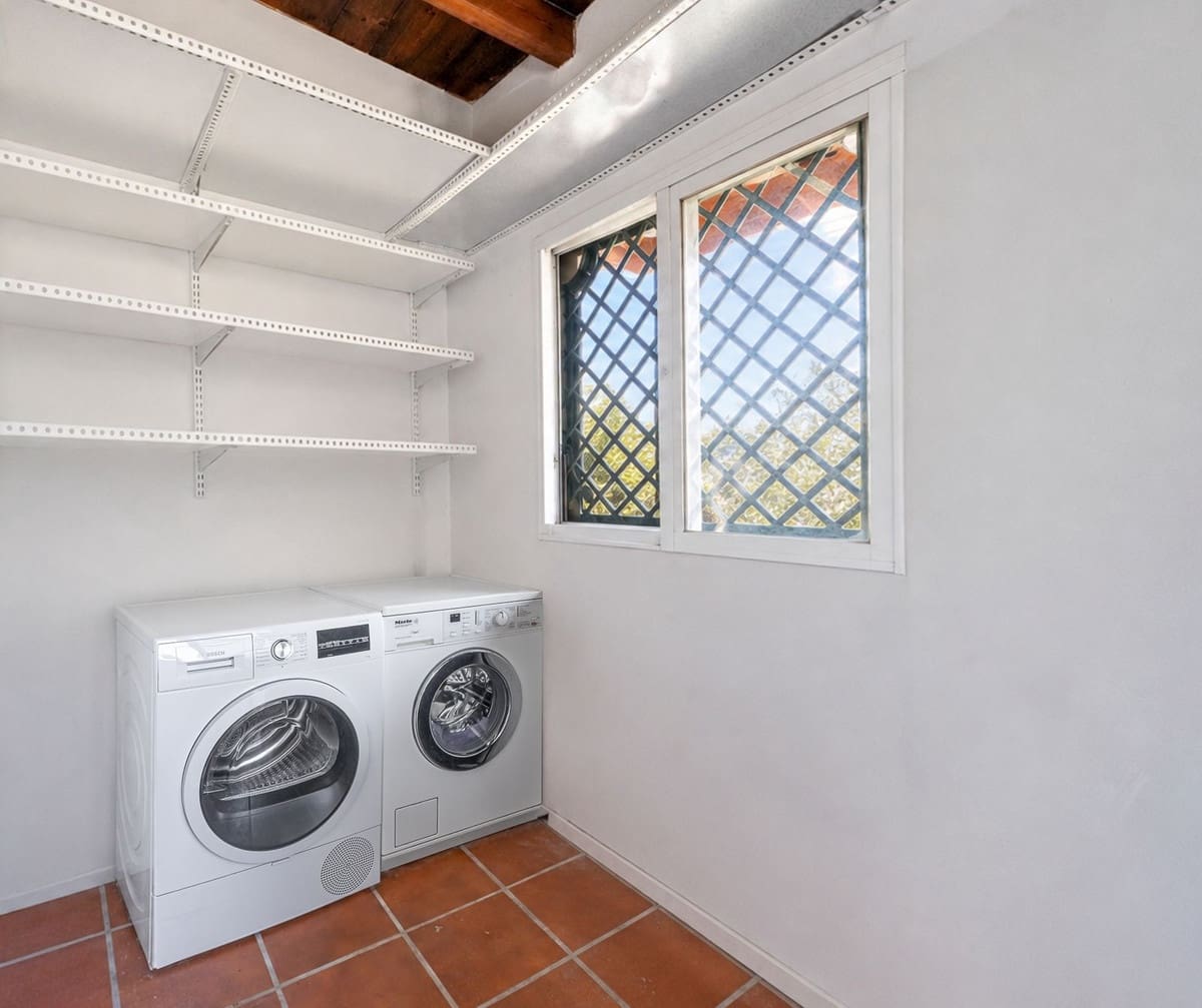 3 soveværelse Finca/Landehus til salg i Nueva Andalucia med swimmingpool garage - € 640.000 (Ref: 10018137)
