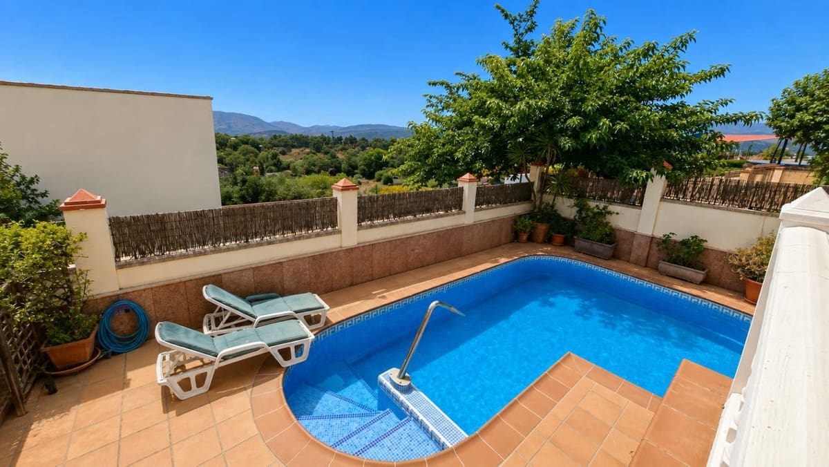 6 quarto Moradia para venda em Ronda com piscina garagem - 650 000 € (Ref: 10021808)