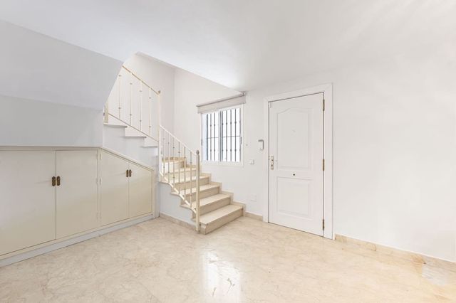 4 soveværelse Finca/Landehus til salg i Puerto Banus, Marbella med swimmingpool garage - € 625.000 (Ref: 10026621)