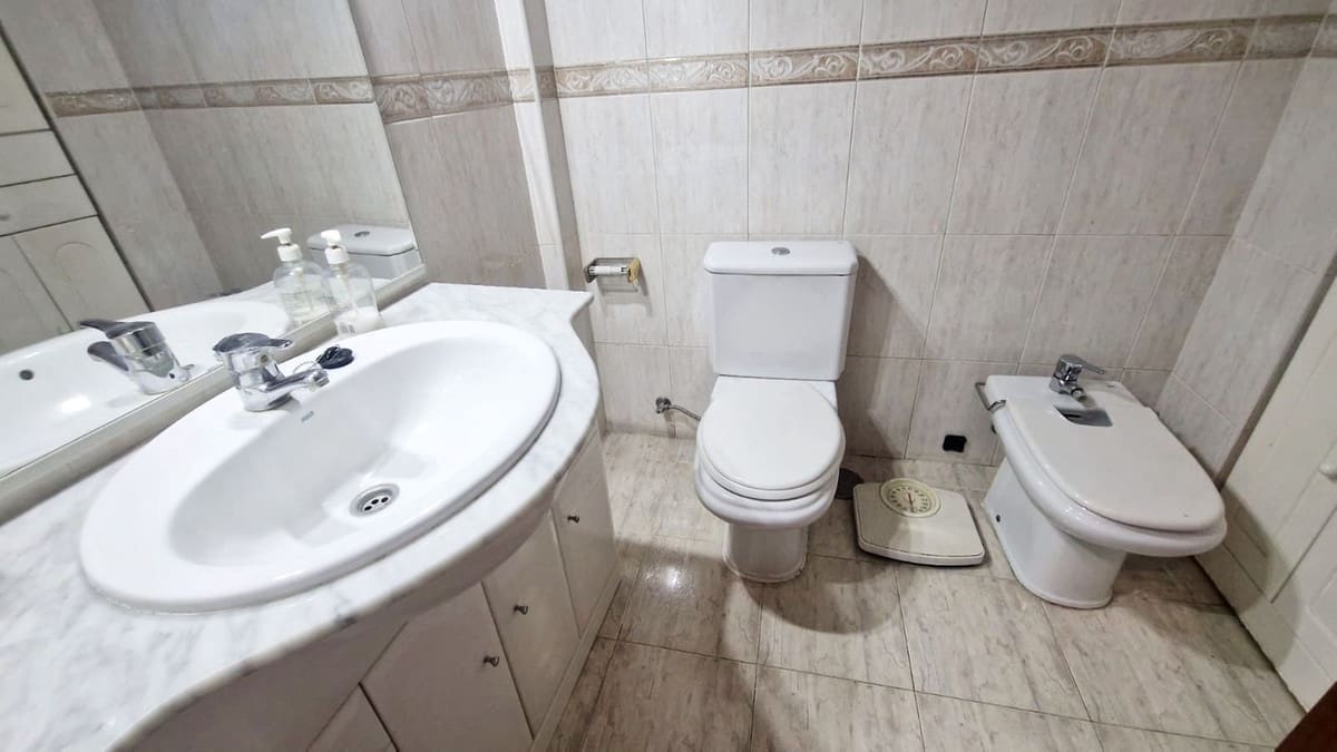 2 bedroom Apartment for sale in Fuengirola - € 450,000 (Ref: 10029001)