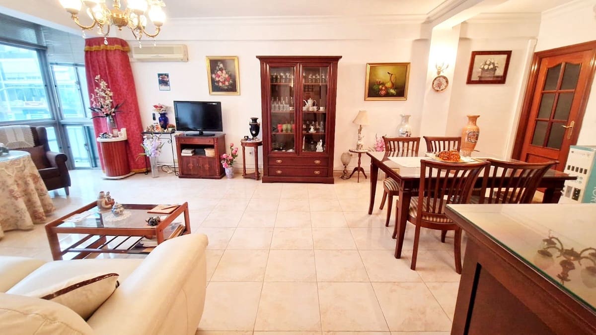 2 bedroom Apartment for sale in Fuengirola - € 450,000 (Ref: 10029001)