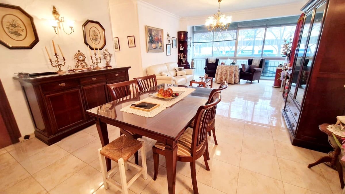 2 bedroom Apartment for sale in Fuengirola - € 450,000 (Ref: 10029001)