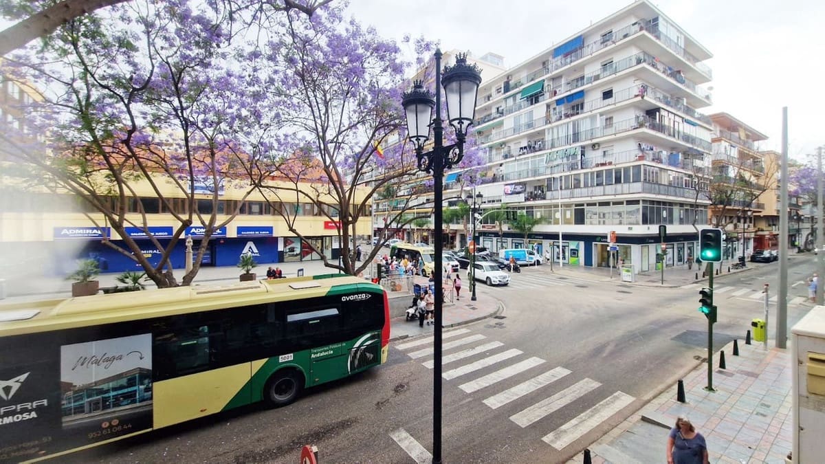 2 bedroom Apartment for sale in Fuengirola - € 450,000 (Ref: 10029001)