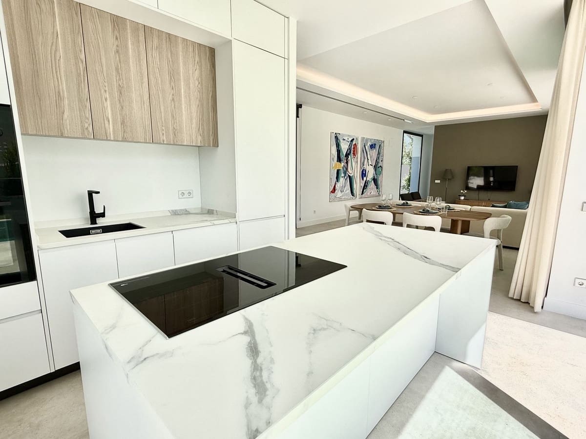 6 soveværelse Villa til salg i Estepona med swimmingpool garage - € 1.950.000 (Ref: 10033309)