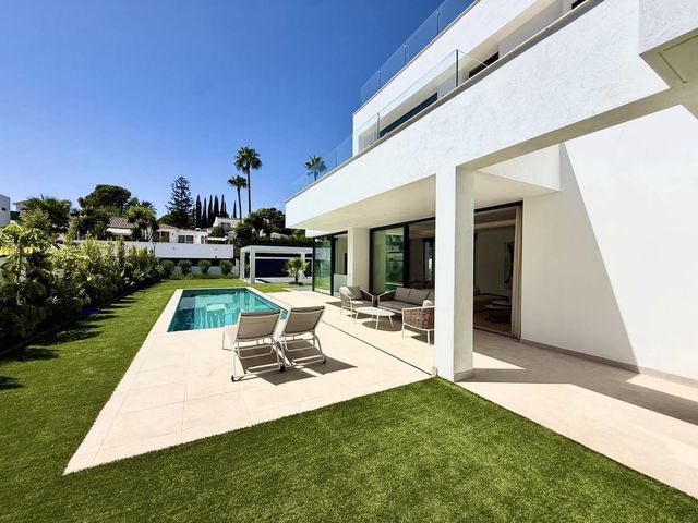 6 soveværelse Villa til salg i La Concha - Resina Golf, Estepona med swimmingpool garage - € 1.950.000 (Ref: 10033309)