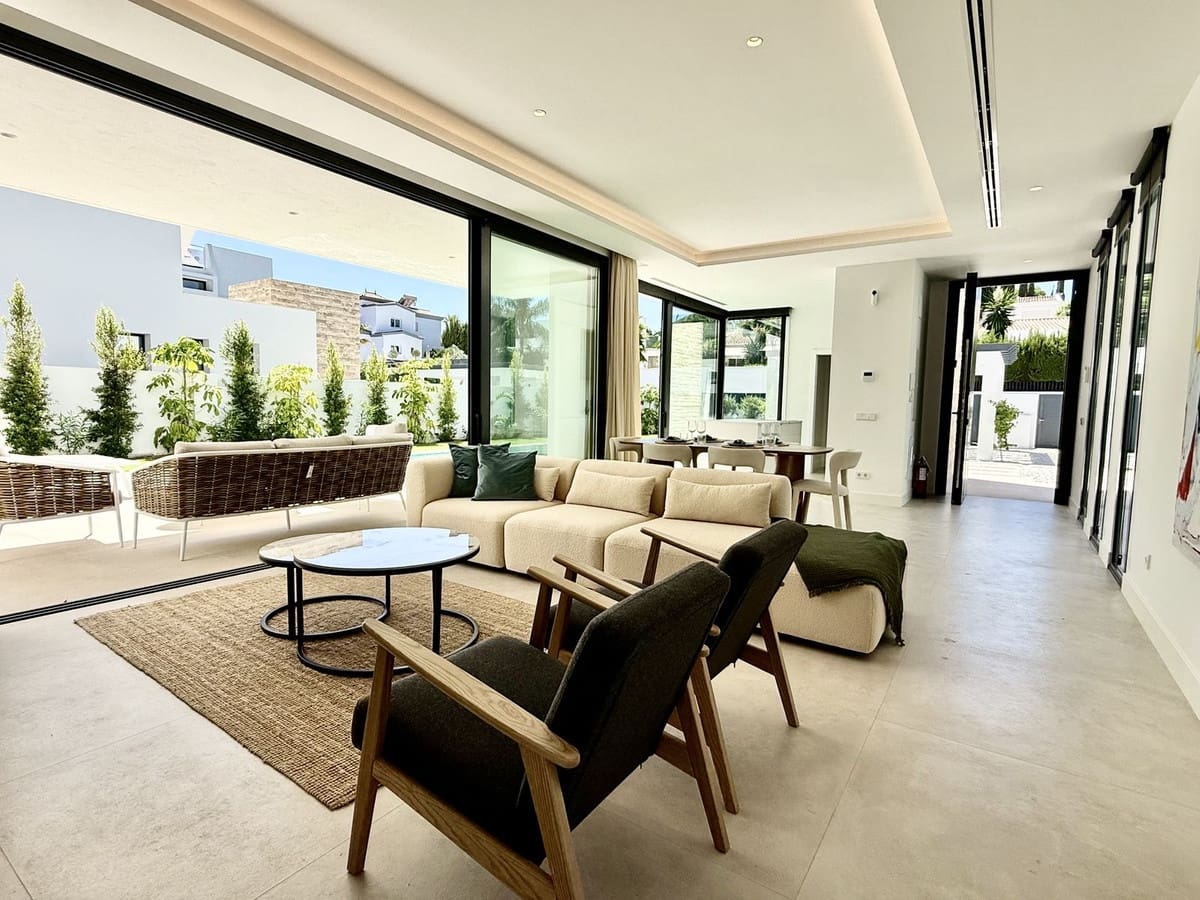 6 soveværelse Villa til salg i Estepona med swimmingpool garage - € 1.950.000 (Ref: 10033309)