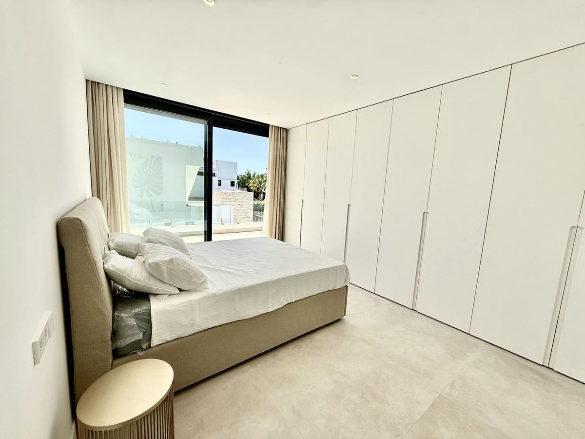 6 soveværelse Villa til salg i Estepona med swimmingpool garage - € 1.950.000 (Ref: 10033309)