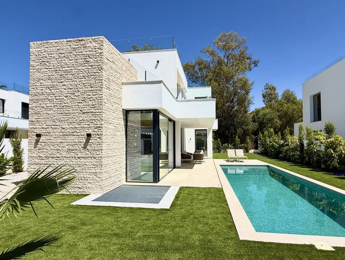 6 soveværelse Villa til salg i Estepona med swimmingpool garage - € 1.950.000 (Ref: 10033309)