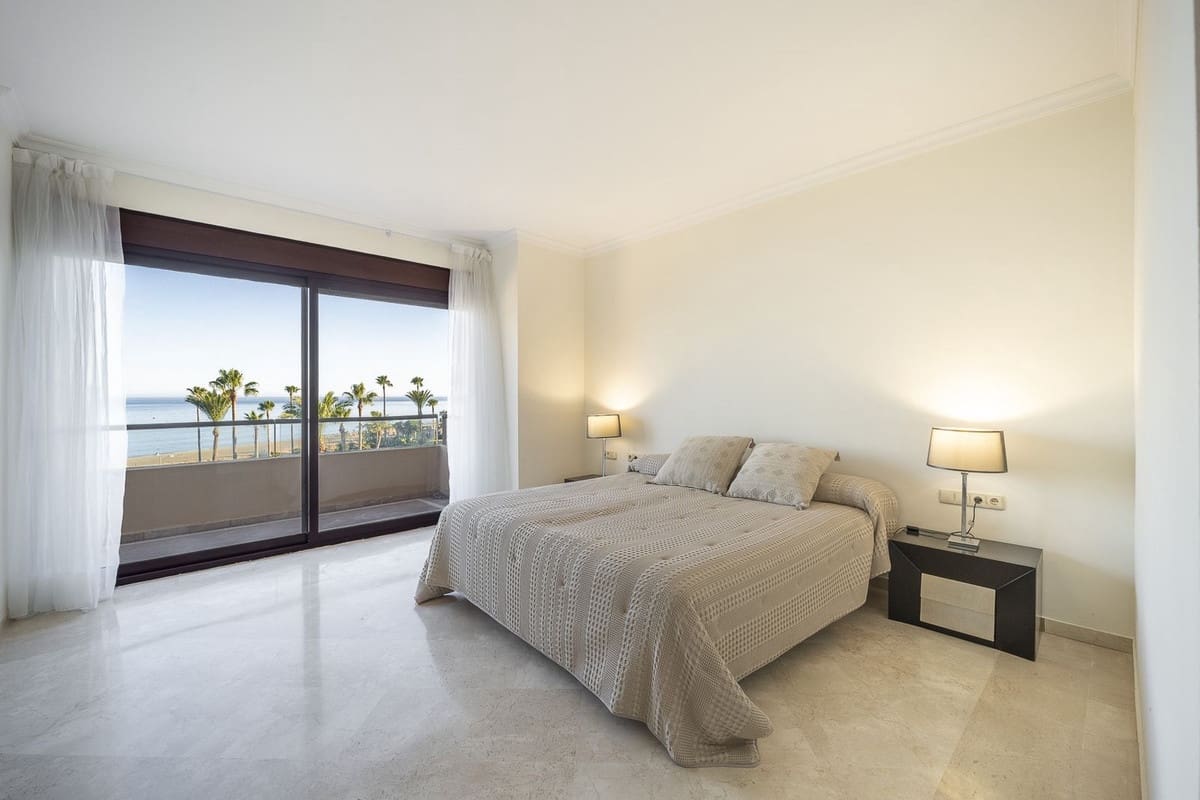 3 slaapkamer Penthouse te koop in Estepona met zwembad - € 2.795.000 (Ref: 10038591)