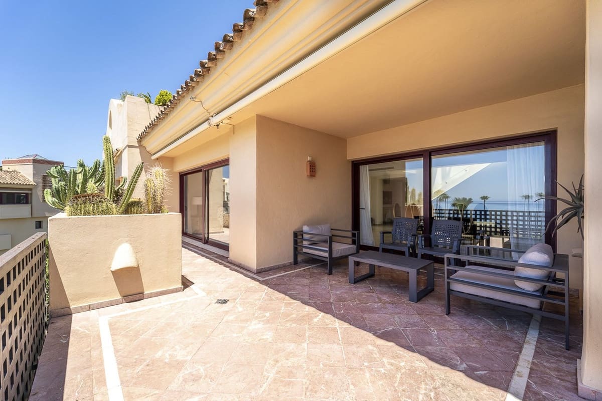 3 slaapkamer Penthouse te koop in Estepona met zwembad - € 2.795.000 (Ref: 10038591)