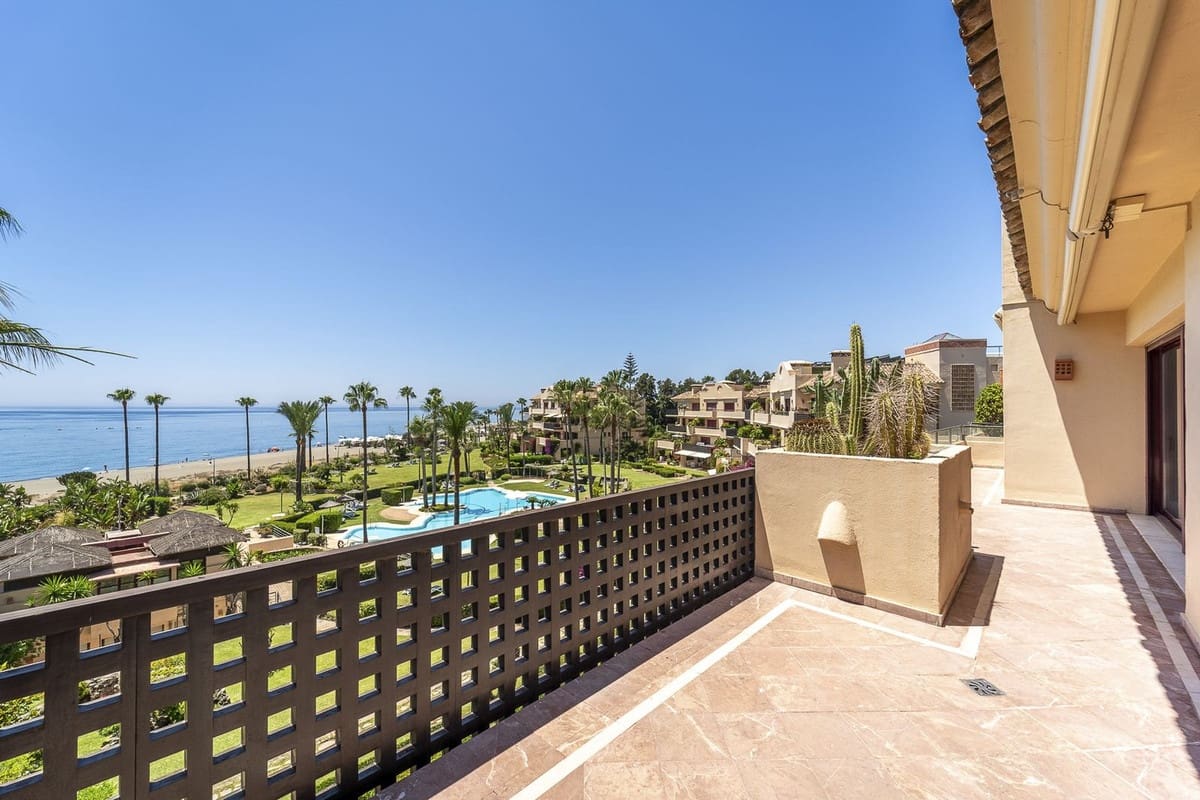 3 slaapkamer Penthouse te koop in Estepona met zwembad - € 2.795.000 (Ref: 10038591)