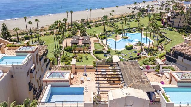 3 slaapkamer Penthouse te koop in Parque Central, Estepona met zwembad - € 2.795.000 (Ref: 10038591)