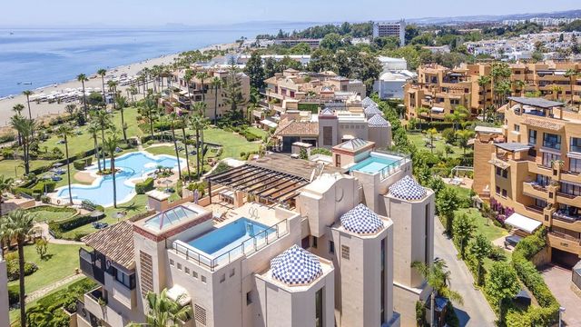 3 slaapkamer Penthouse te koop in Parque Central, Estepona met zwembad - € 2.795.000 (Ref: 10038591)