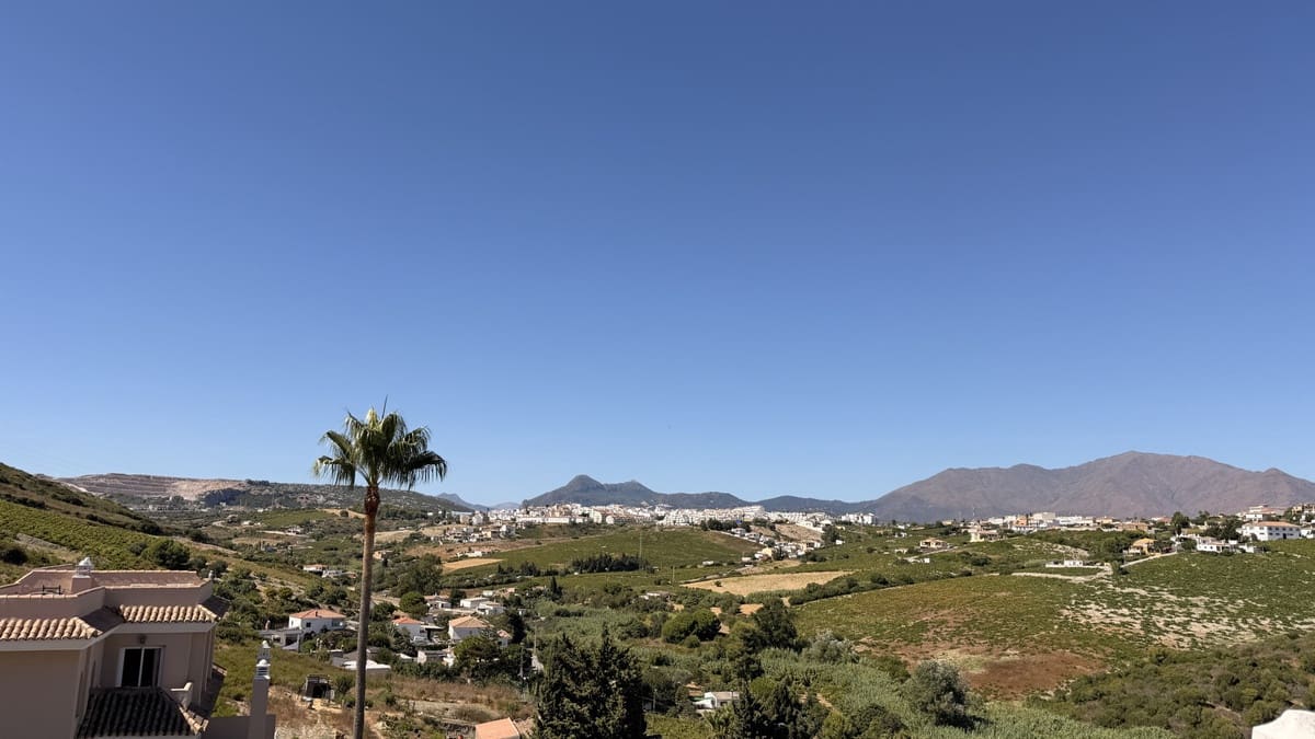 3 chambre Maison de Ville à vendre à La Duquesa / Puerto de la Duquesa avec piscine garage - 450 000 € (Ref: 10042275)