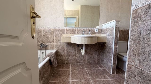 3 chambre Maison de Ville à vendre à La Duquesa / Puerto de la Duquesa, Manilva avec piscine garage - 450 000 € (Ref: 10042275)